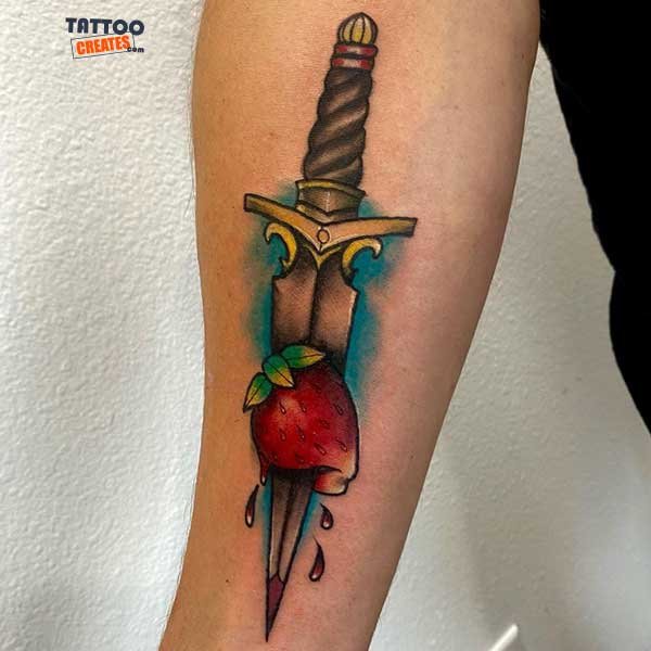 50+ Gorgeous Strawberry Tattoos With Meaning (New Designs)