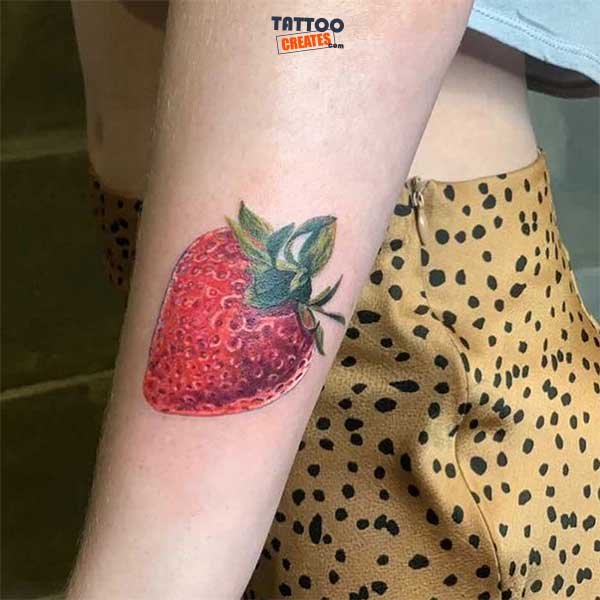 50+ Gorgeous Strawberry Tattoos With Meaning (New Designs)